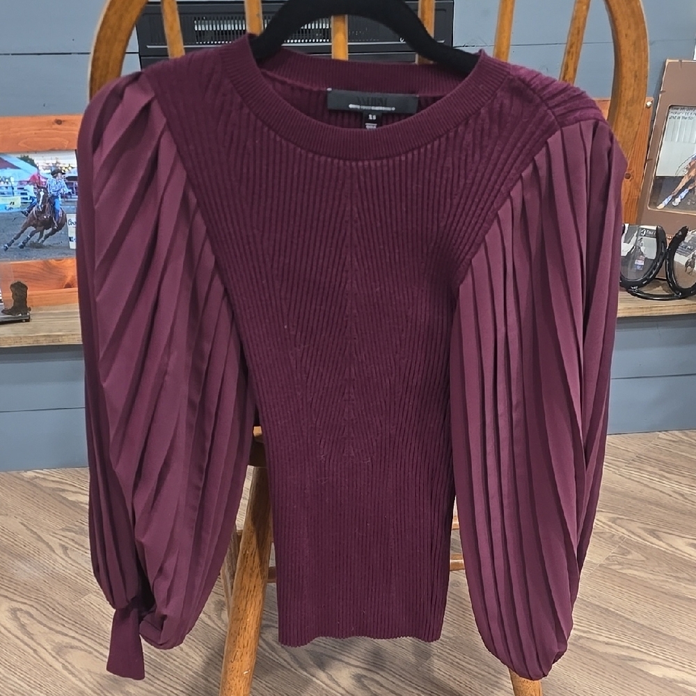 Burgundy Ribbed Sweater with Pleated Sleeves